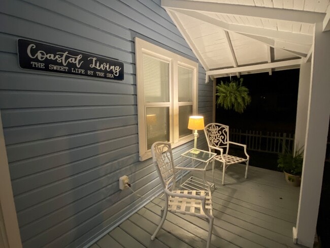 Building Photo - 802 N Lord St