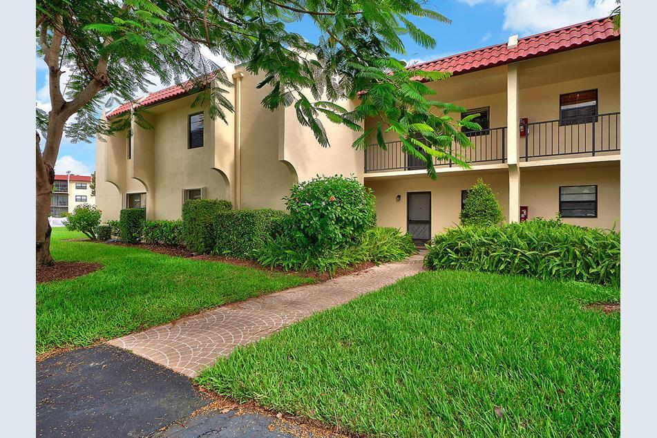 Photo - 2050 Oleander Blvd Unidad 10106 Rental