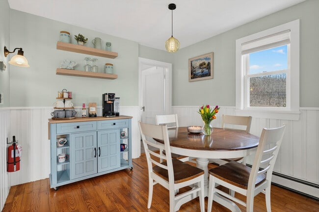 693 Wiscasset Rd