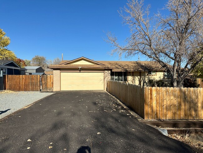 Photo - Spacious home with RV parking in Spanish Springs