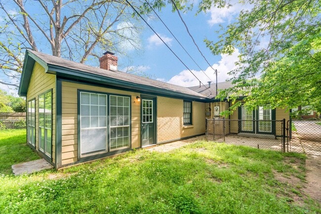 Photo - 973 Parkwood Ct