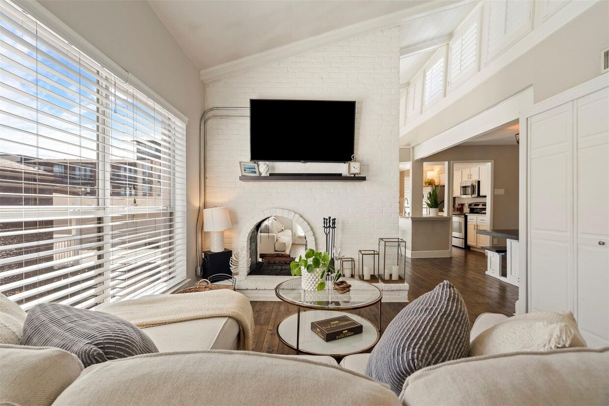 Photo - 5916 Sandhurst Ln (Dallas, TX)