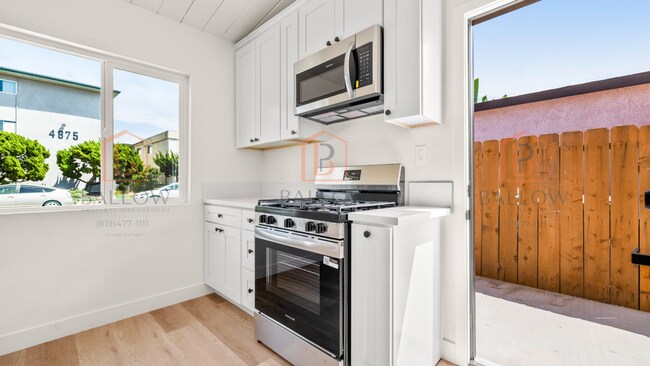 4880-82 Cole St Unit 4880