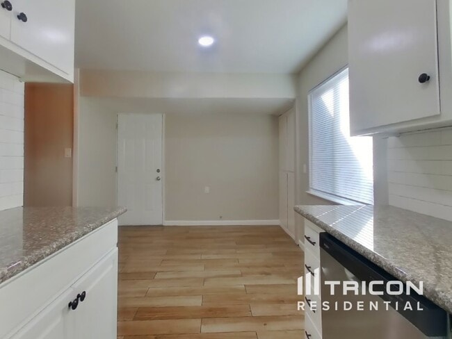 Photo - 7646 22nd St