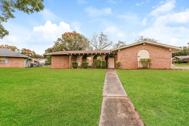 Building Photo - 150 Van Doren Dr Rental