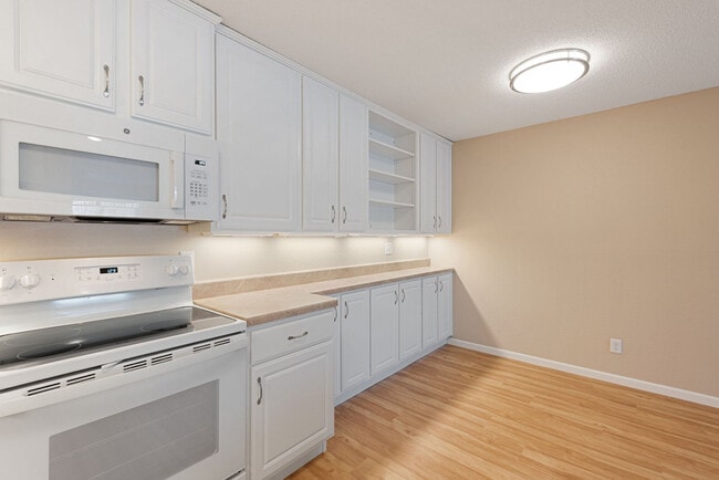 Photo - Plymouth Ponds Apartments