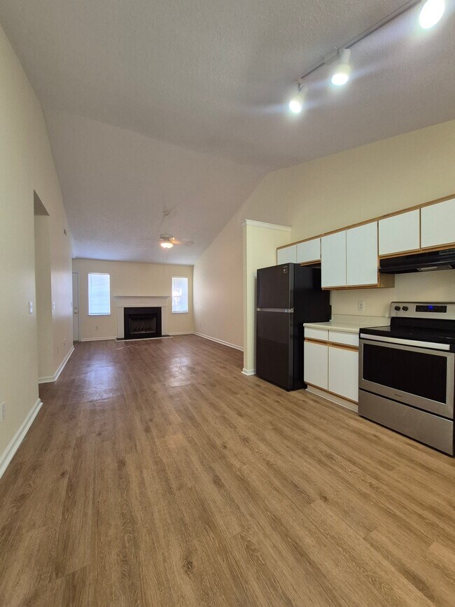 1811 Summerhaven Dr
