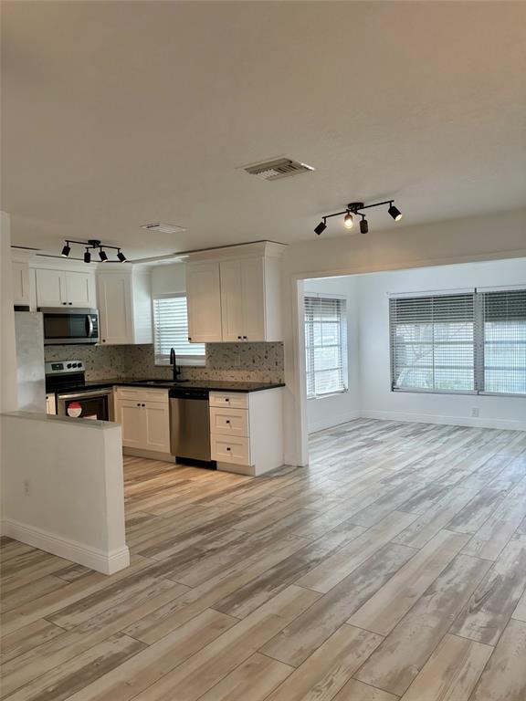 Photo - 10517 Hibiscus Dr