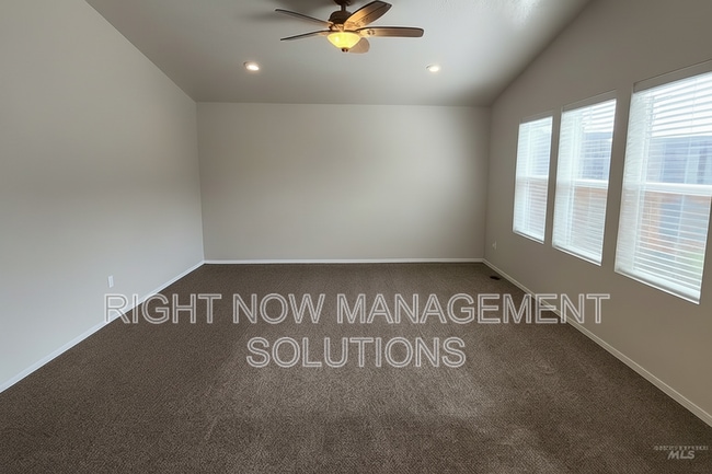 Photo - 25 S Shumway Ave