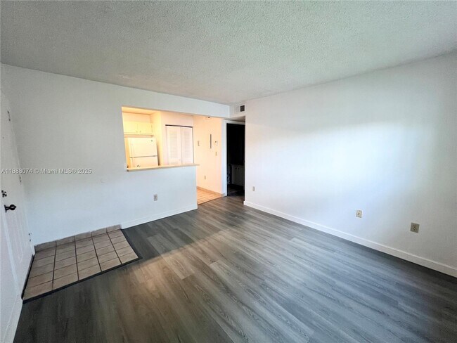 Photo - 350 Palm Cir W Unidad 207