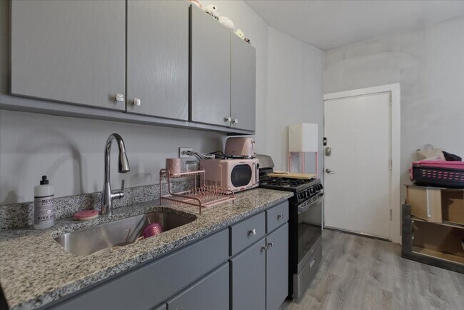Photo - 5018 S Blackstone Ave Unit 202