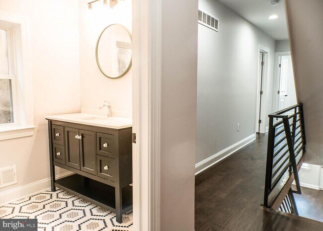 Photo - 2225 N Hancock St