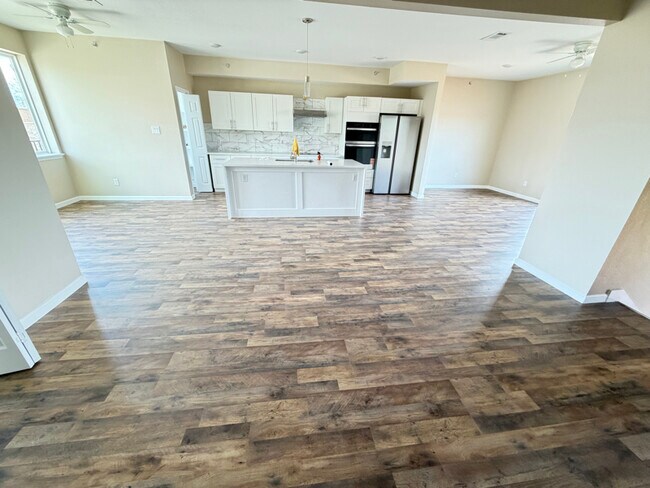 Photo - 3607 Portland St