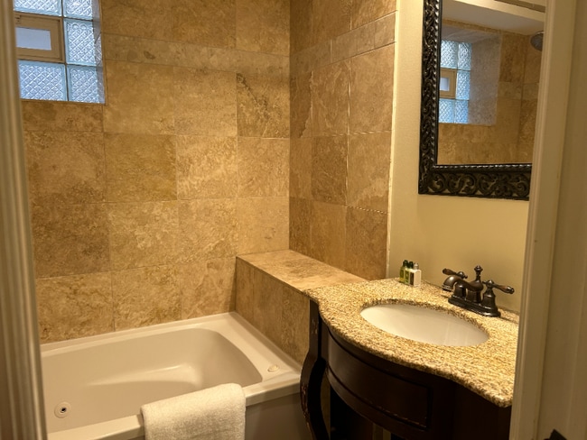 Photo - 403 W Eugenie St Unidad 1F