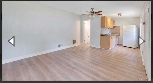 22 Wagon Ln E Unit Back apartment