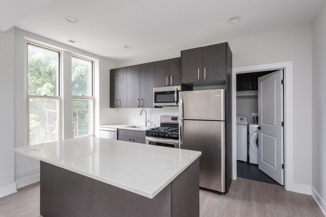 Photo - 818 W 18th St Unit 4F