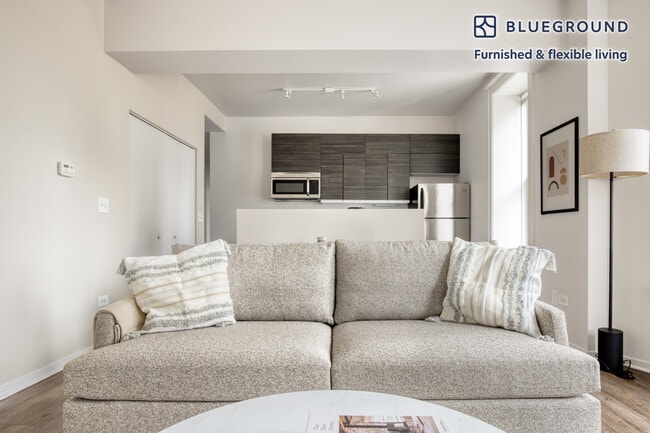 Photo - 30 E Roosevelt Rd Unit FL3-ID808