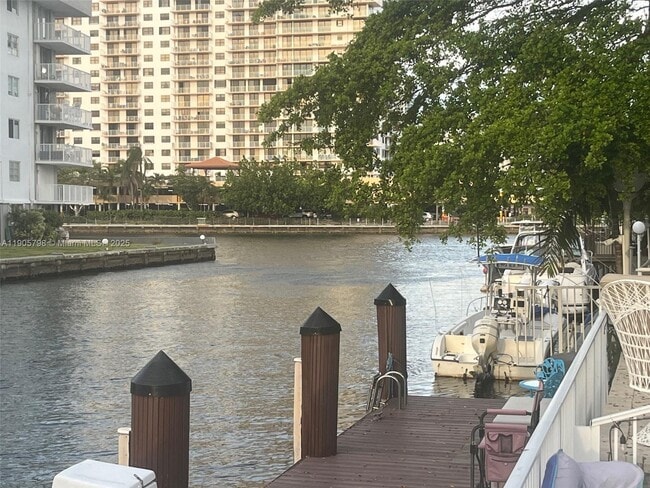 Photo - 3915 NE 168th St