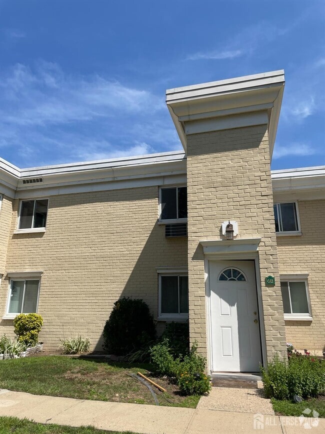 Building Photo - 13 Lake Ave Unit 6B Rental