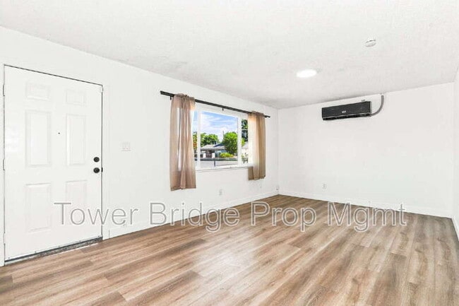 Photo - 1718 Grand Ave