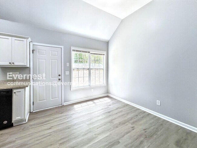 Photo - 1827 Belcher Pl SW