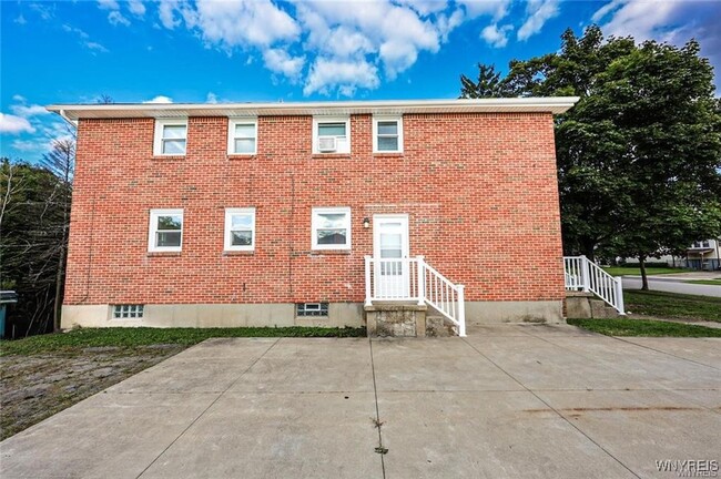 Photo - 862 Falcon Dr