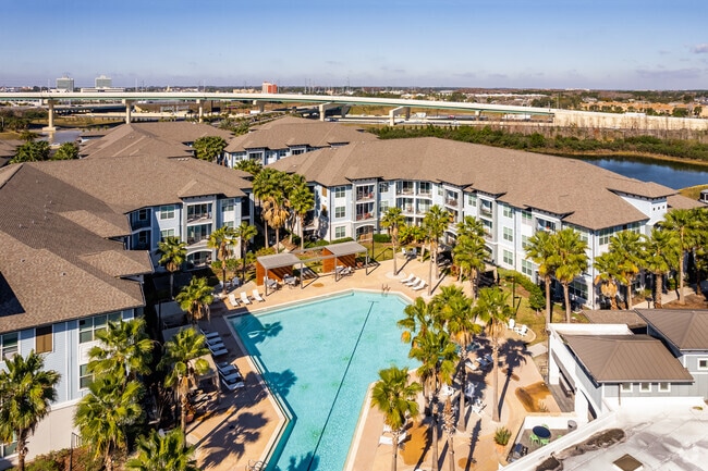 5000 Millenia Palms Dr