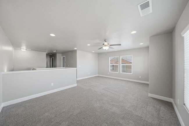 Photo - Bright & Spacious 3 bedroom Townhome