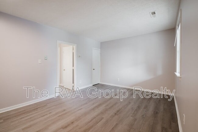Photo - 3807 Woodlawn St Unit 8