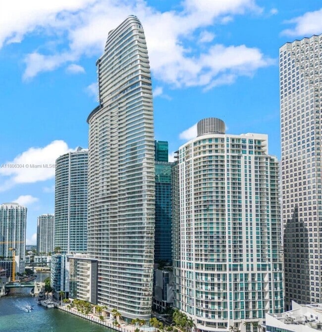 Building Photo - 300 Biscayne Blvd Way Unit 1908W Rental