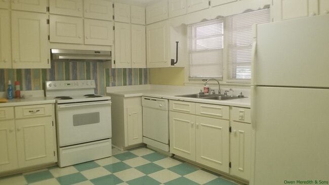 Photo - 302 22nd E St