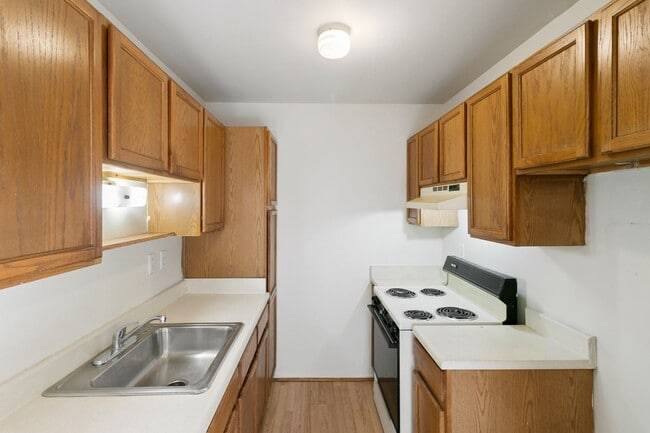 Photo - Holiday Manor East