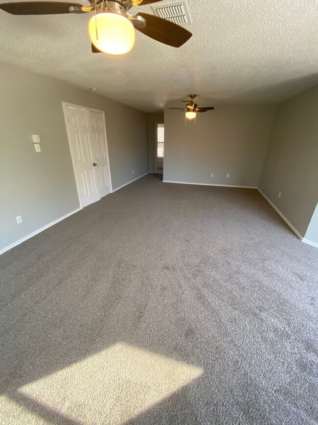 Photo - 1220 Crabtree Ct