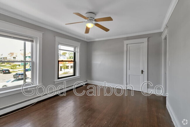 Building Photo - 1213 Hertel Ave Unit Upper Rental