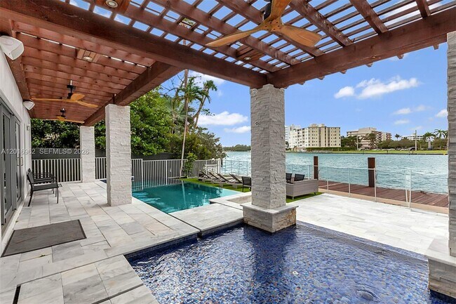 Photo - 9380 Bay Dr