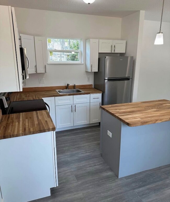 Photo - 701 E Ellicott St