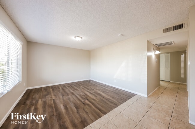 Photo - 9914 N 73rd Ave