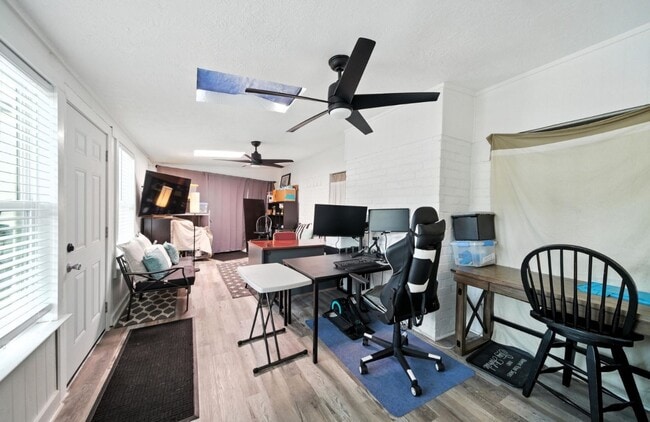 Building Photo - 10322 Sageplum Dr