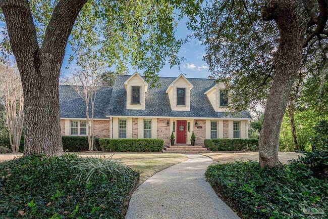 Photo - 405 Canterbury Ln