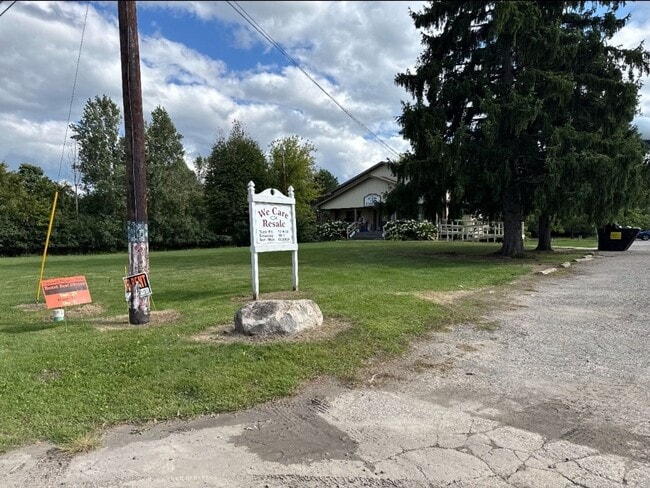 Building Photo - Spacious country flat