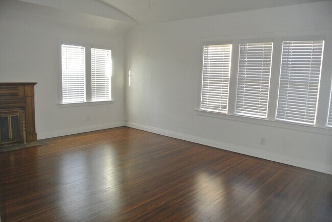 Photo - **COMING SOON!!** Spacious 2 Bedroom, 1 Bathroom Home near Convenient Old Town Pittsburg