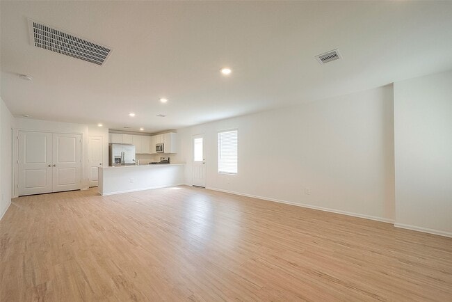 Photo - 1491 Las Cuevas Dr