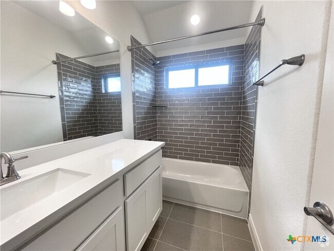 Building Photo - 572 Tobacco Pass Rental