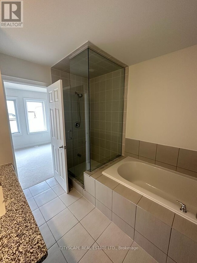 Photo - 2617 Magdalen Path