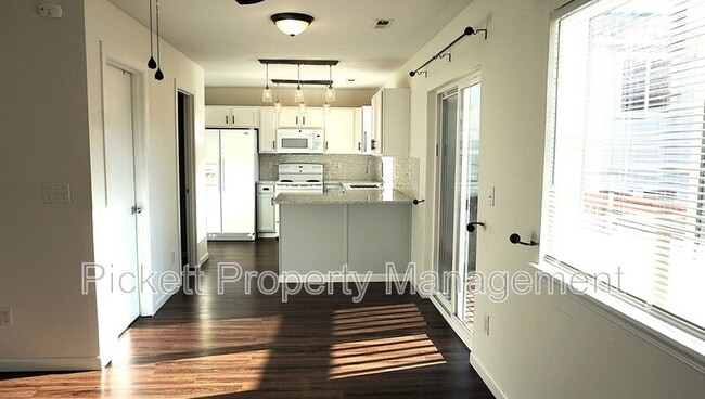 Photo - 4855 Bowwood Cir NE