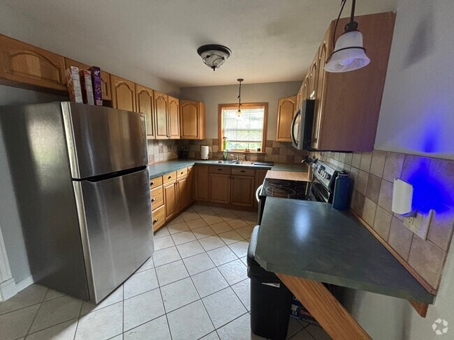 Building Photo - 1849 Harvester St Rental