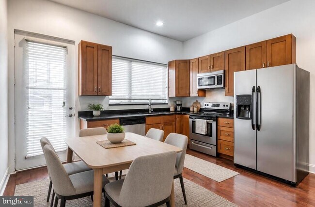 Photo - 1456 E Columbia Ave