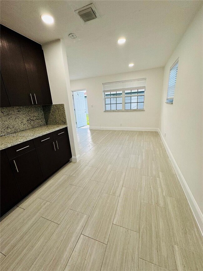 Photo - 631 NW 11th Ave Unit A