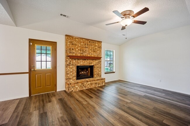 Photo - 3/ 2  Home for Rent!