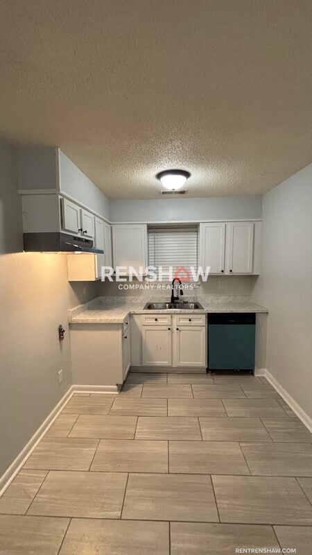 Photo - 1532 Silver St